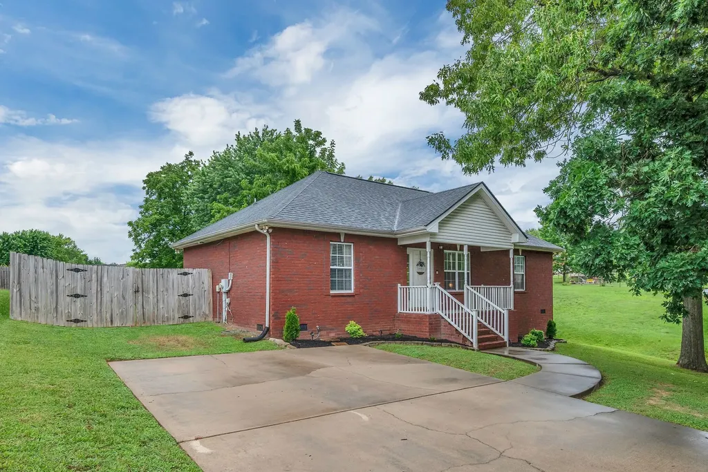 2029 Sunday Silence Drive Greenbrier TN 37073