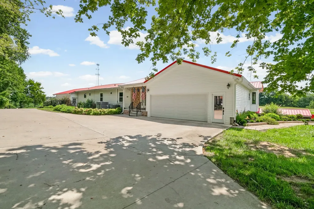 4139 Ashland City Road Clarksville TN 37043