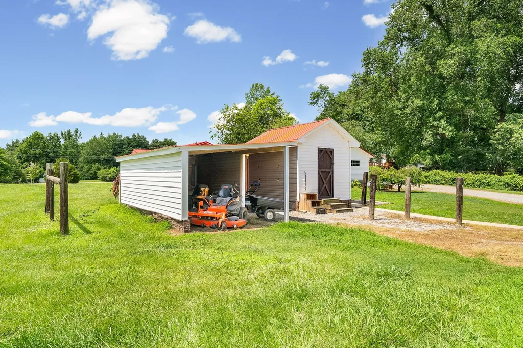 4139 Ashland City Road Clarksville TN 37043