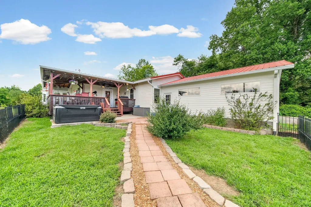 4139 Ashland City Road Clarksville TN 37043