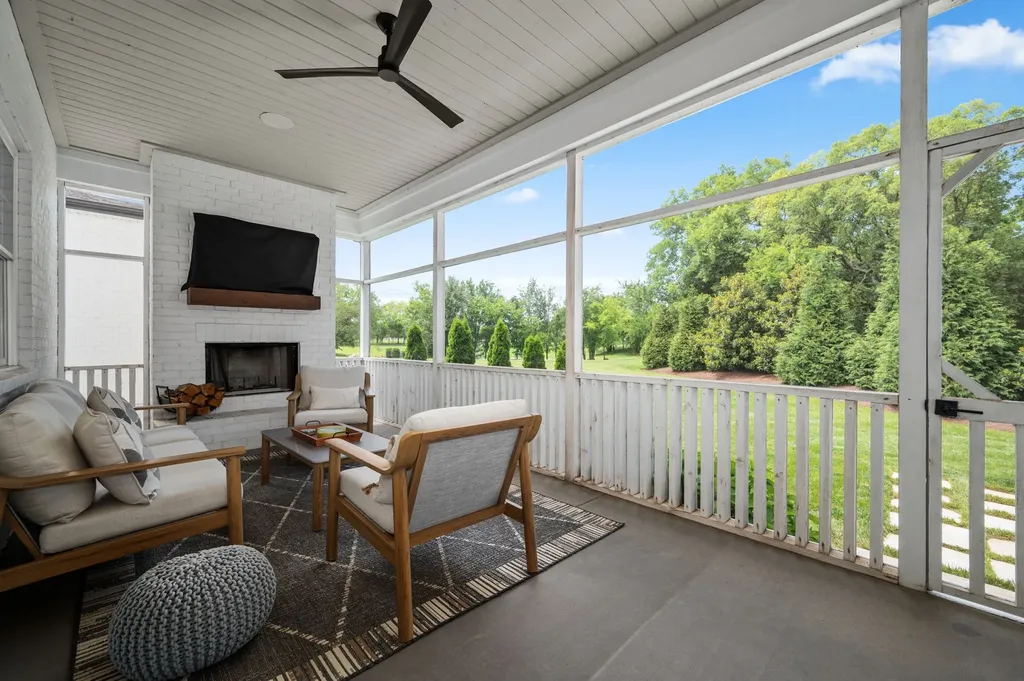 5726 Willoughby Way Murfreesboro TN 37129