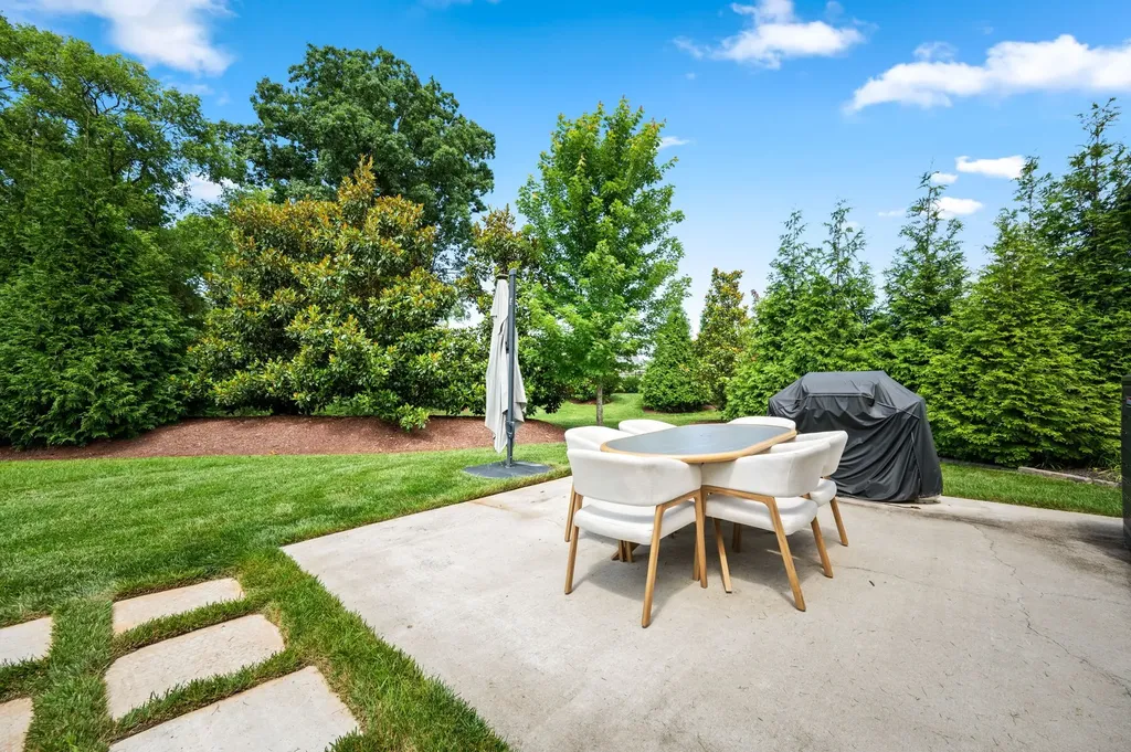 5726 Willoughby Way Murfreesboro TN 37129