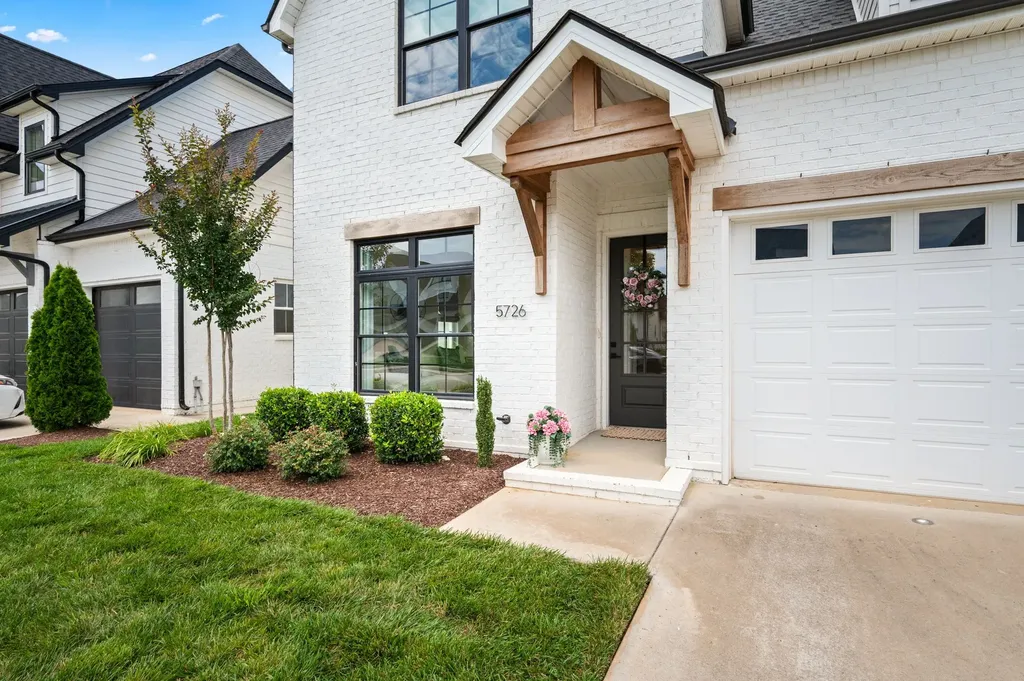 5726 Willoughby Way Murfreesboro TN 37129