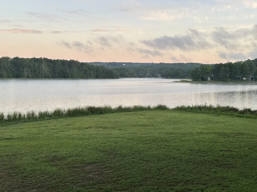 195 Shoreside Court Tracy City TN 37387