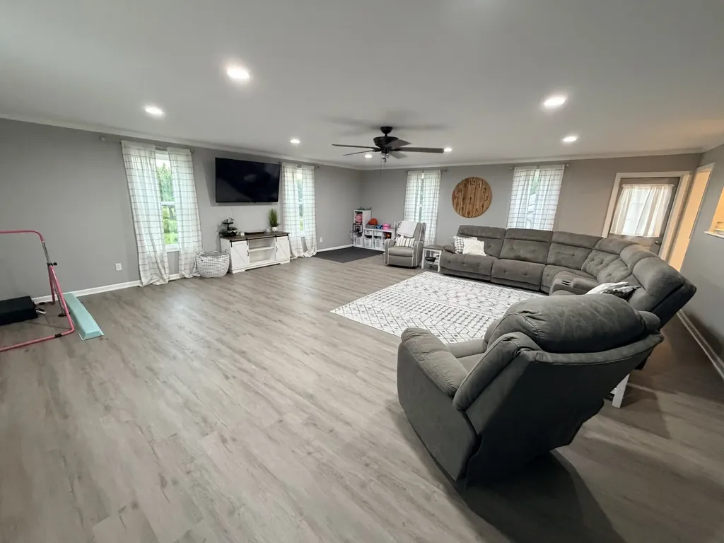 78 Patterson Circle Mc Ewen TN 37101