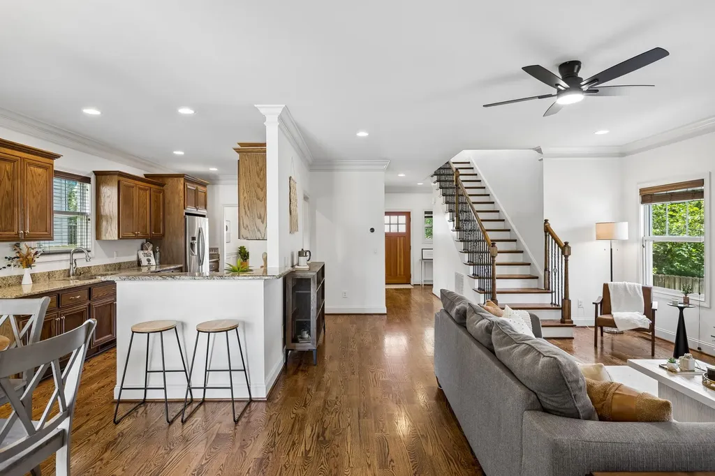 706 47th Ave, N Nashville TN 37209