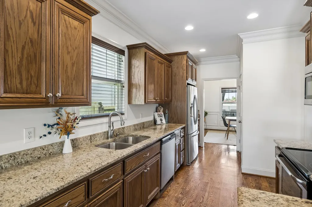 706 47th Ave, N Nashville TN 37209