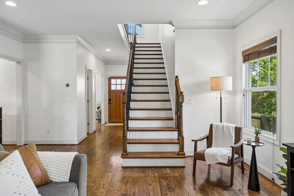 706 47th Ave, N Nashville TN 37209