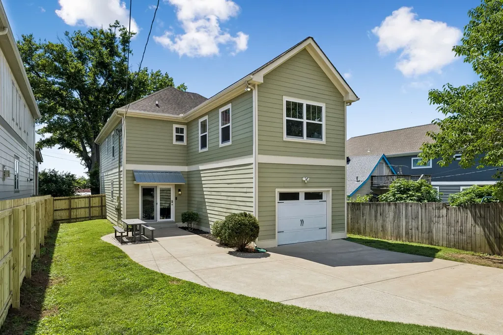 706 47th Ave, N Nashville TN 37209