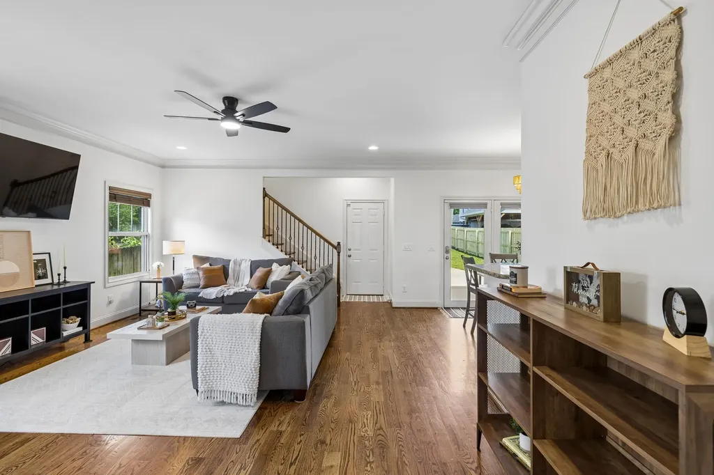 706 47th Ave, N Nashville TN 37209