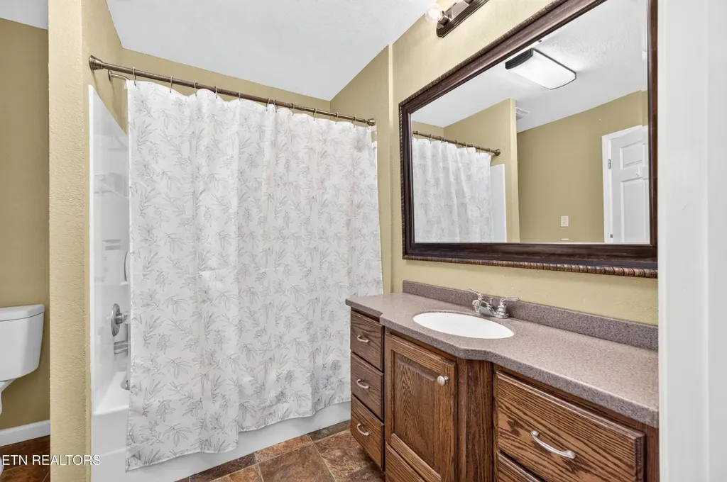 105 Foothills Road Pikeville TN 37367
