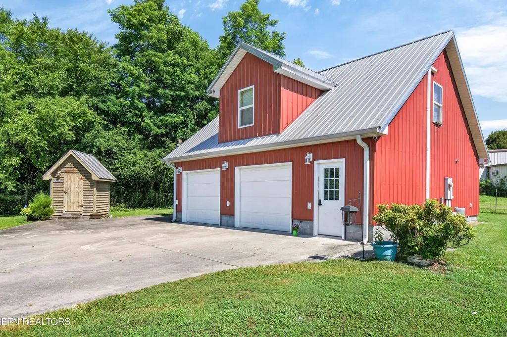 105 Foothills Road Pikeville TN 37367
