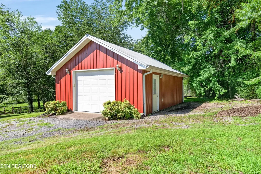 105 Foothills Road Pikeville TN 37367