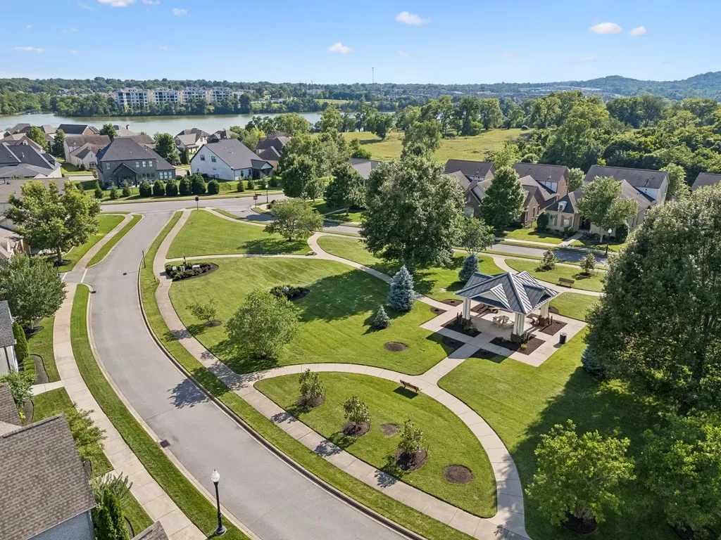 1668 Kelvington Boulevard Gallatin TN 37066