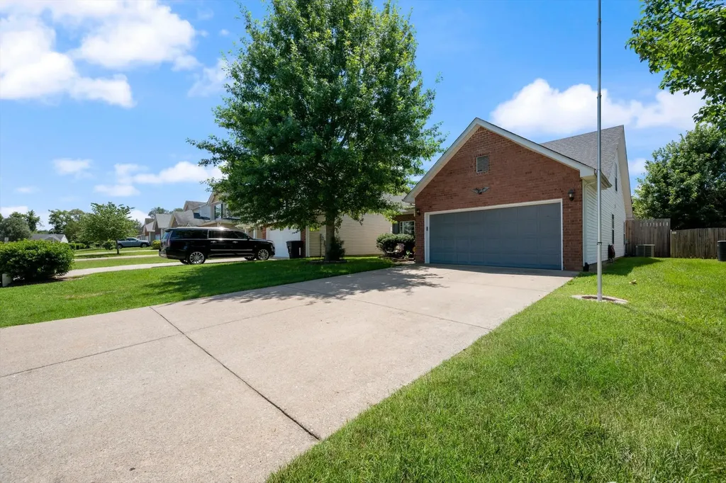 1616 Beaconcrest Circle Murfreesboro TN 37128