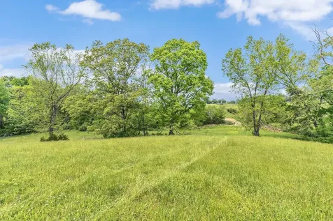 1528 Fairfield Road Westmoreland TN 37186