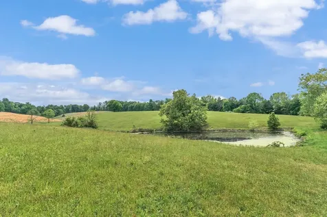 1528 Fairfield Road Westmoreland TN 37186