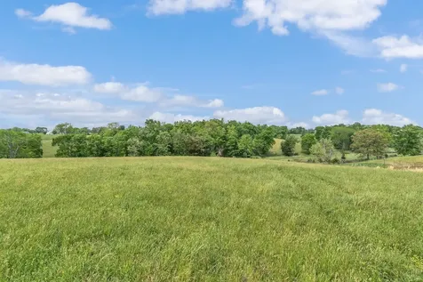 1528 Fairfield Road Westmoreland TN 37186