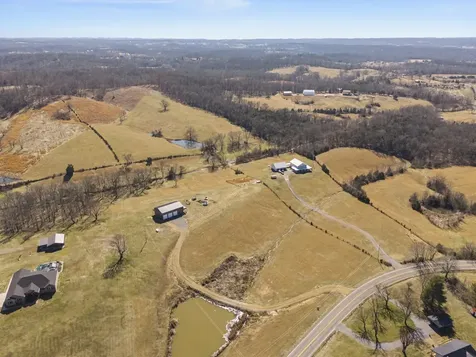1528 Fairfield Road Westmoreland TN 37186