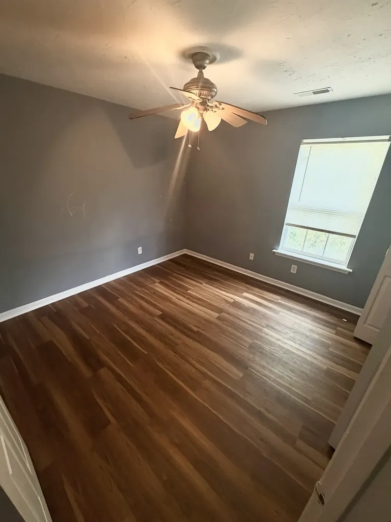 1303 E Nir Shreibman Boulevard La Vergne TN 37086