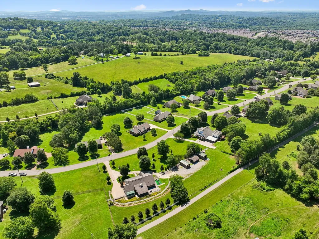 433 Bonnie Valley Drive Lebanon TN 37087