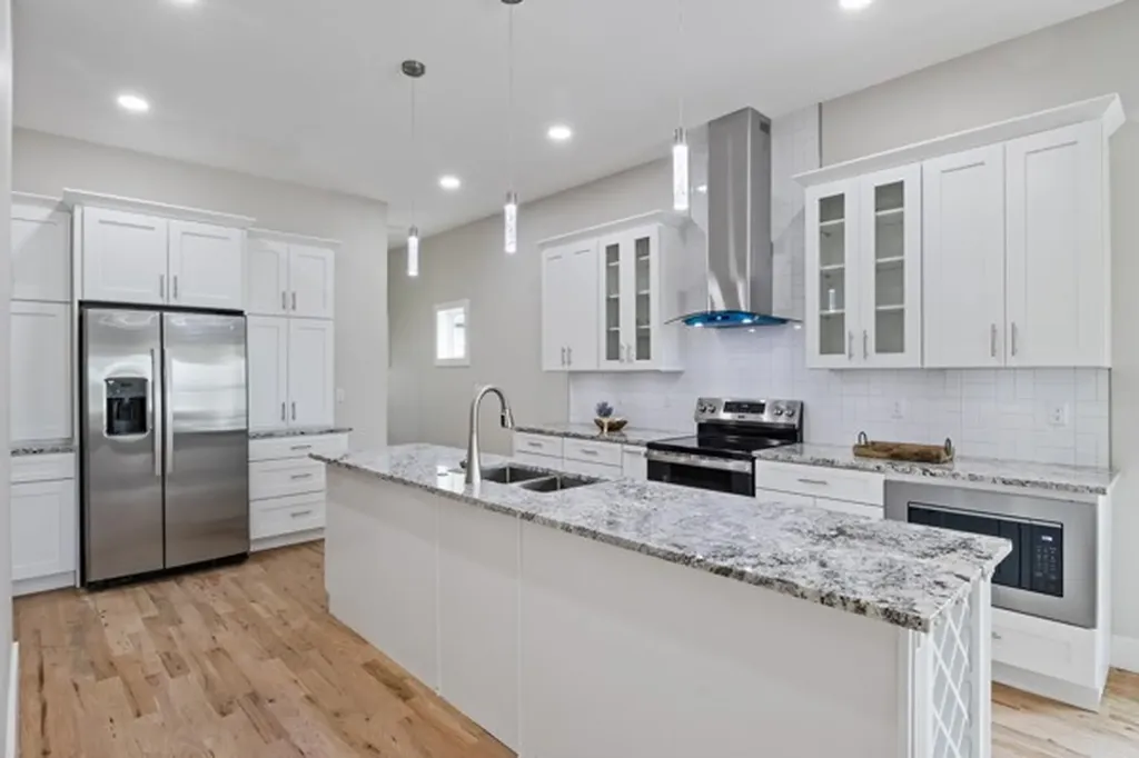 2409B 14th Ave, N Nashville TN 37208