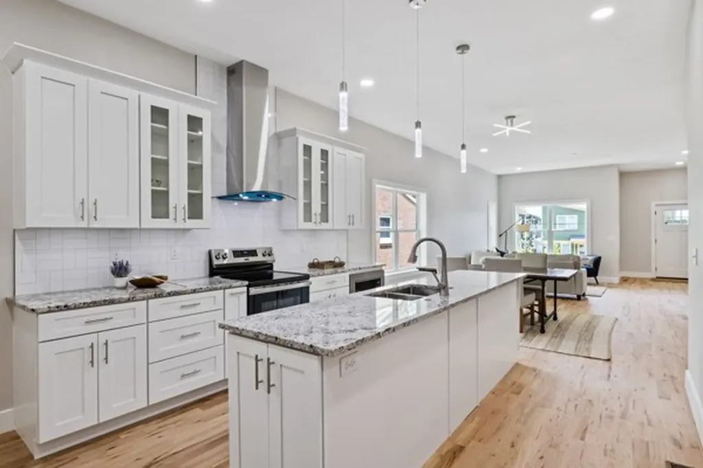 2409B 14th Ave, N Nashville TN 37208