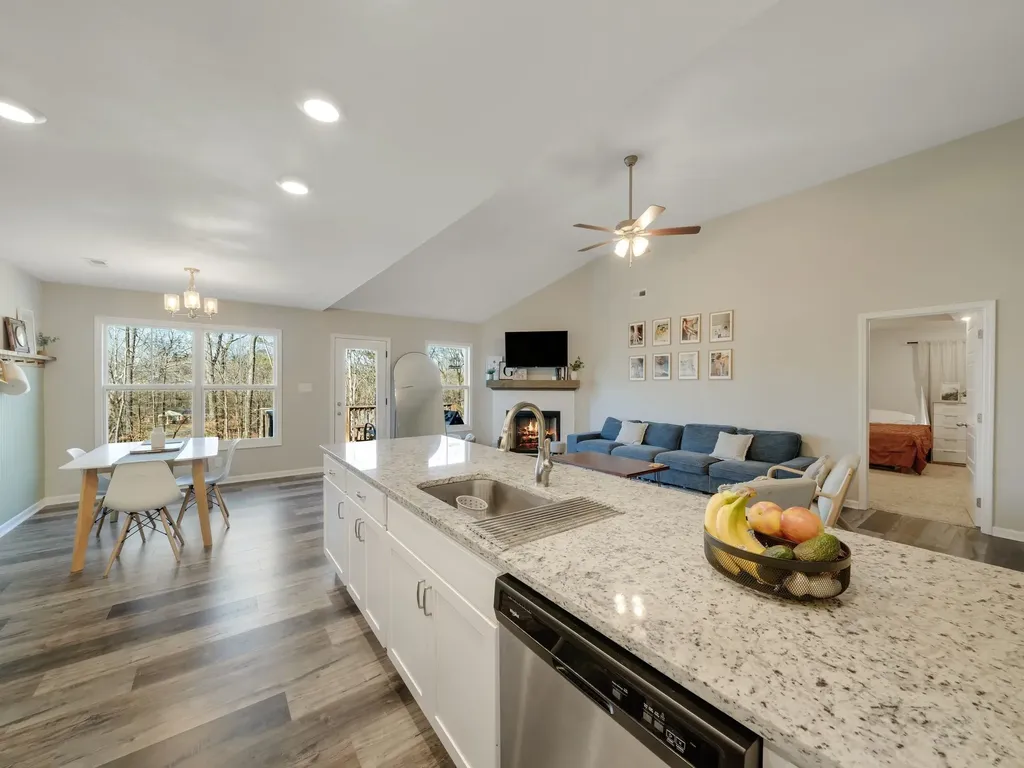1166 Old Charlotte Trace Clarksville TN 37040