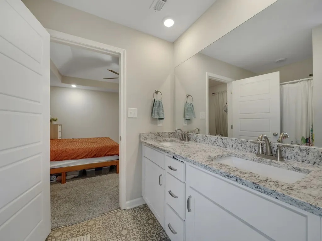 1166 Old Charlotte Trace Clarksville TN 37040