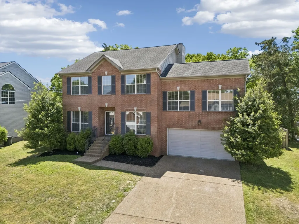 105 Hampton Court Hendersonville TN 37075