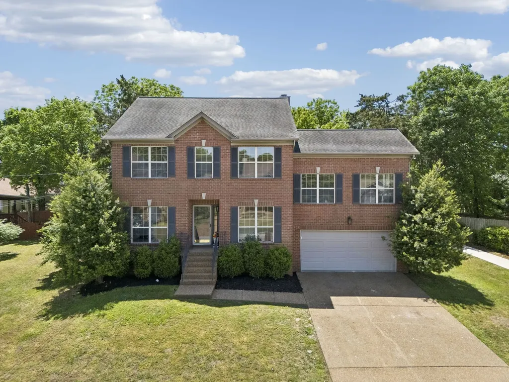 105 Hampton Court Hendersonville TN 37075