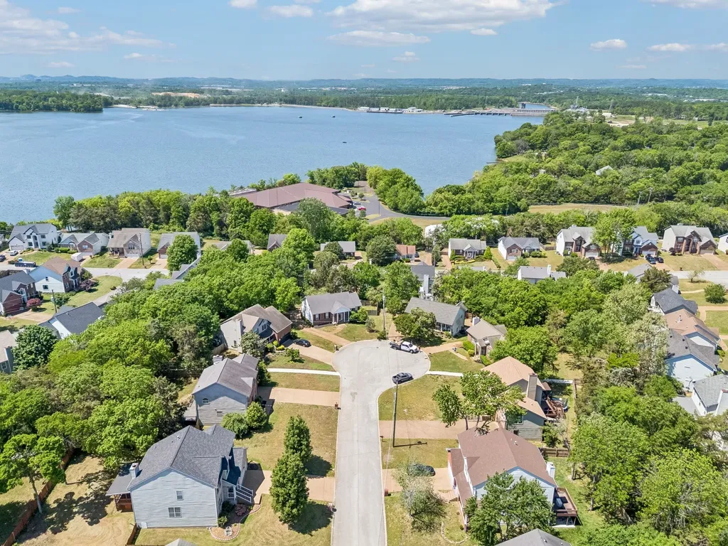 105 Hampton Court Hendersonville TN 37075