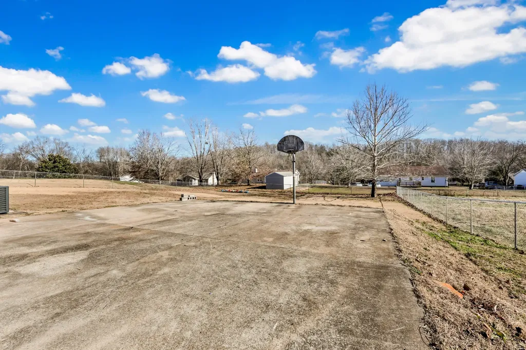 1412 Mcclardy Road Clarksville TN 37042