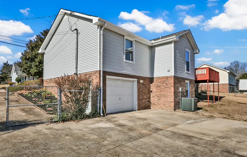 1412 Mcclardy Road Clarksville TN 37042