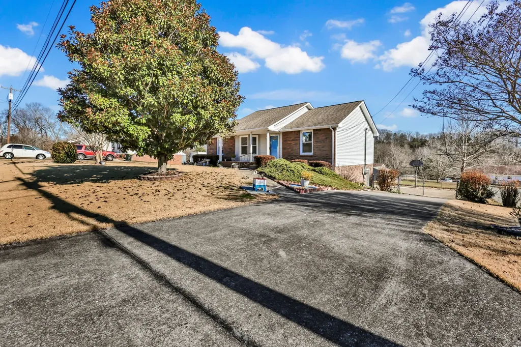 1412 Mcclardy Road Clarksville TN 37042