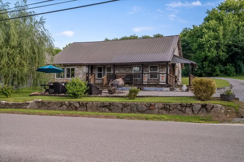 102 Church Street Petersburg TN 37144