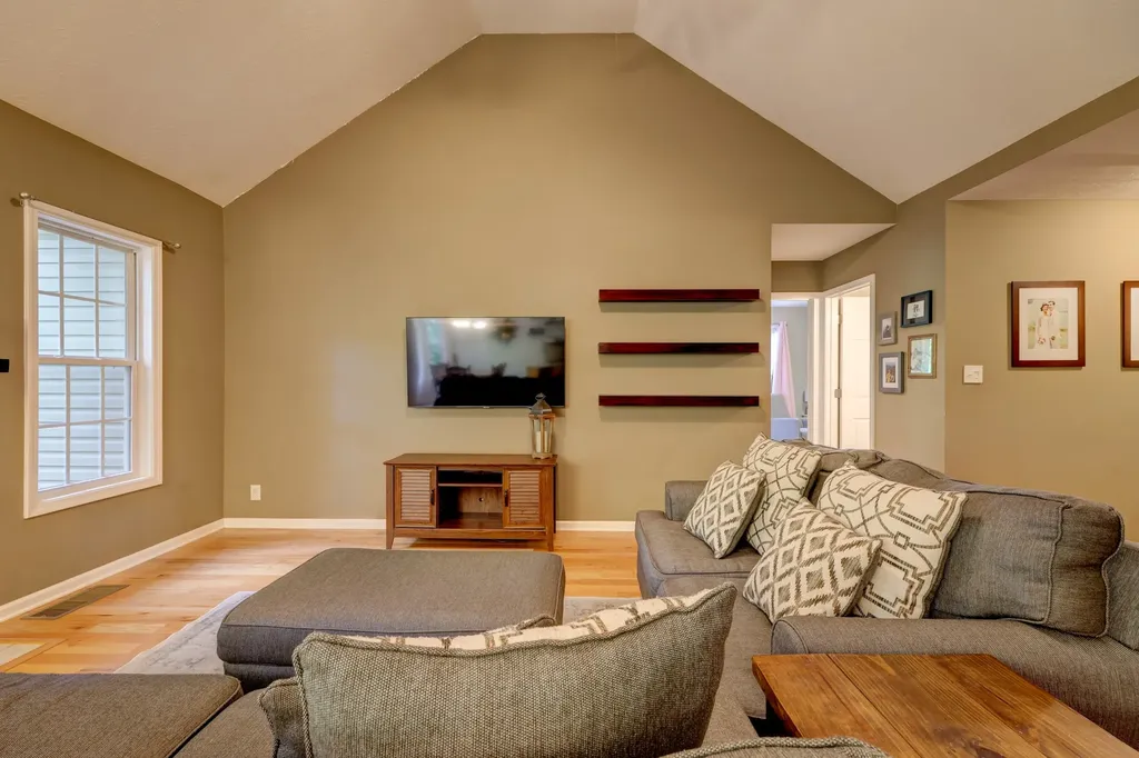 2677 Hidden Ridge Court Clarksville TN 37043