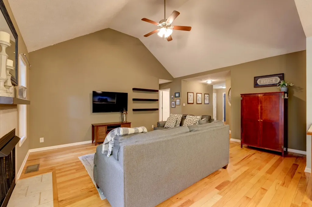 2677 Hidden Ridge Court Clarksville TN 37043