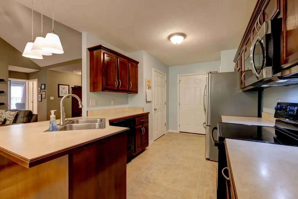 2677 Hidden Ridge Court Clarksville TN 37043
