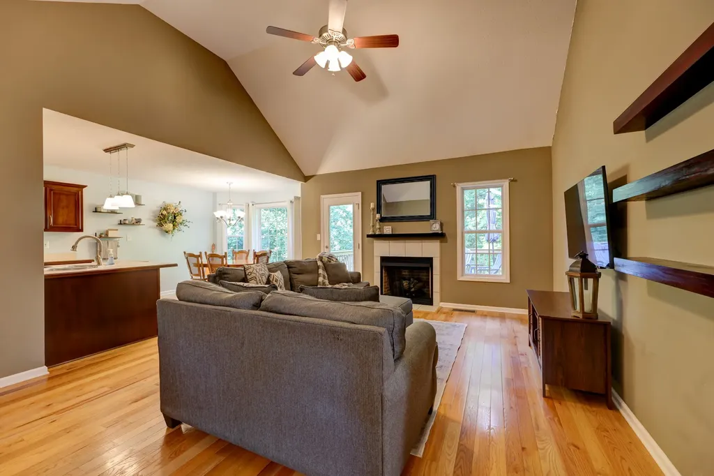 2677 Hidden Ridge Court Clarksville TN 37043