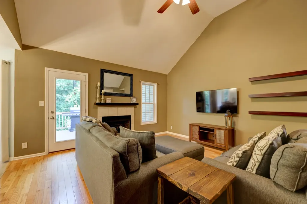 2677 Hidden Ridge Court Clarksville TN 37043