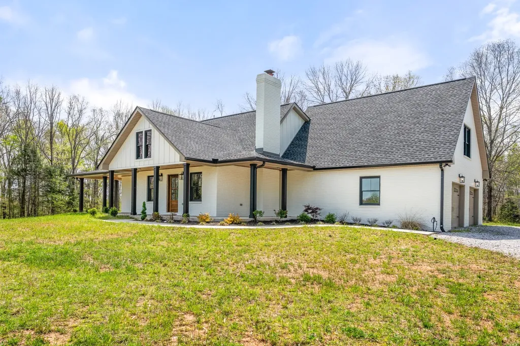 2210 Garners Creek Road Dickson TN 37055