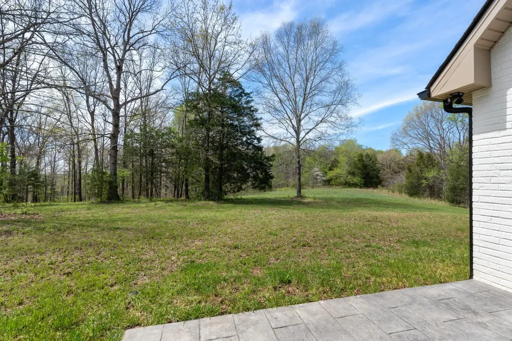 2210 Garners Creek Road Dickson TN 37055