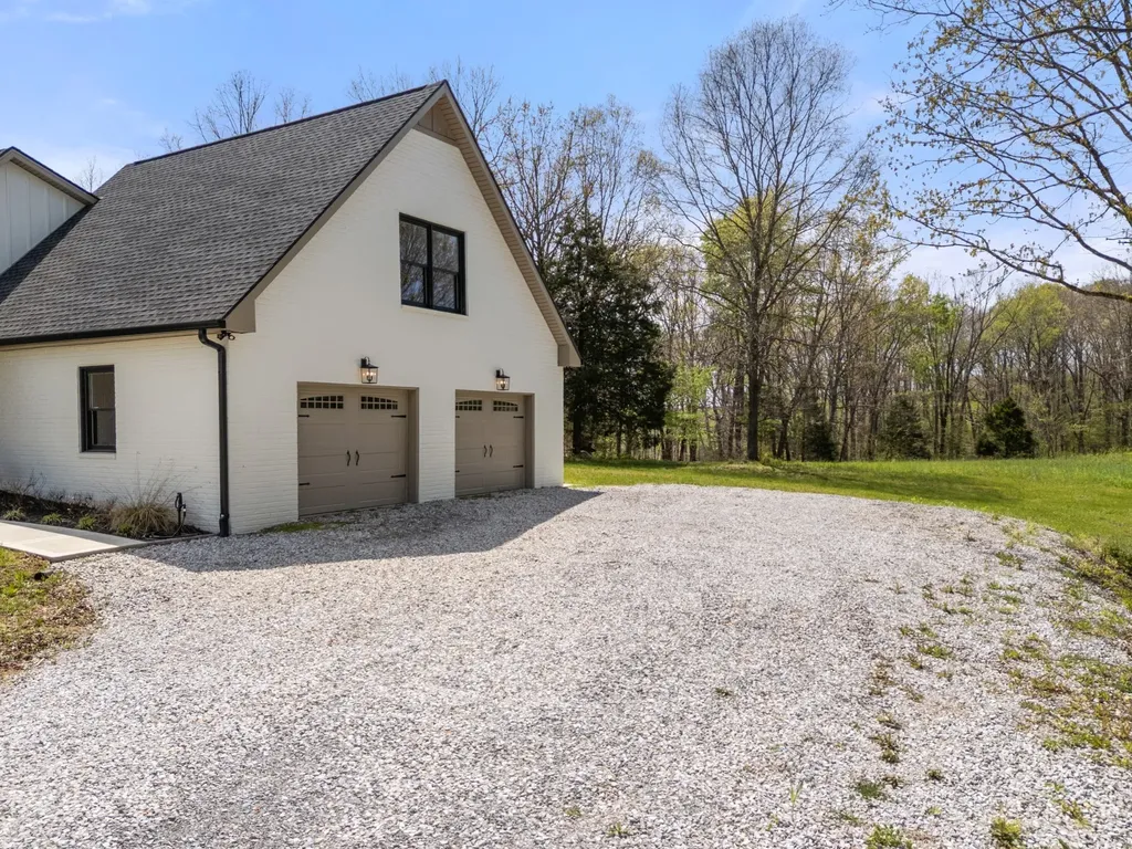 2210 Garners Creek Road Dickson TN 37055