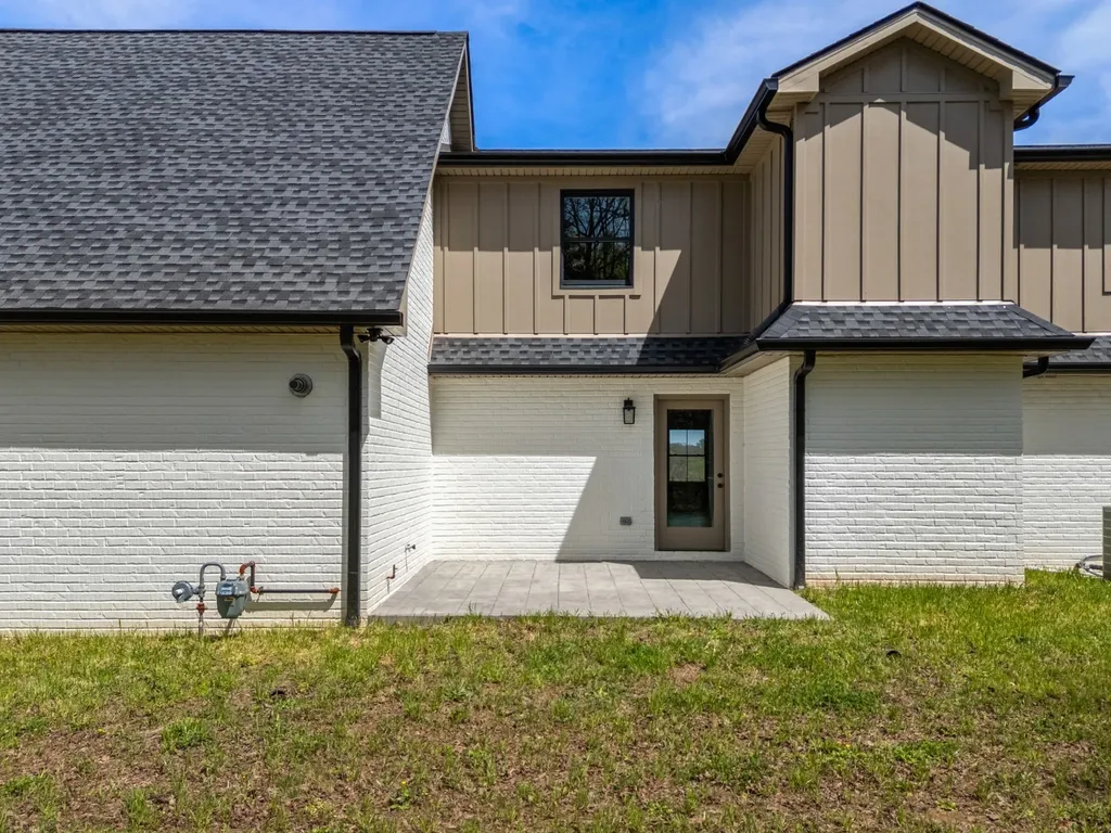 2210 Garners Creek Road Dickson TN 37055