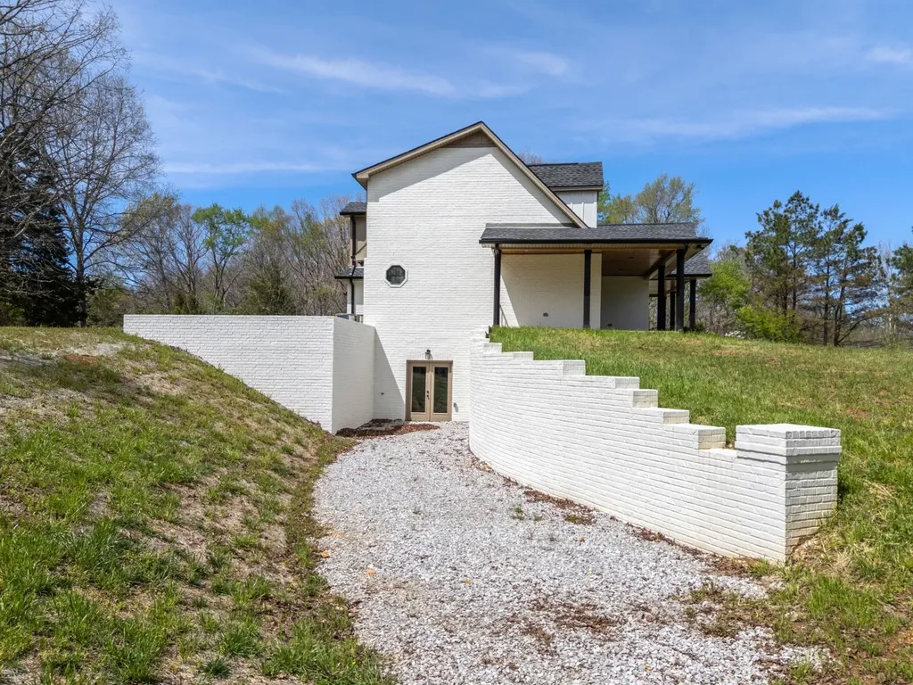 2210 Garners Creek Road Dickson TN 37055