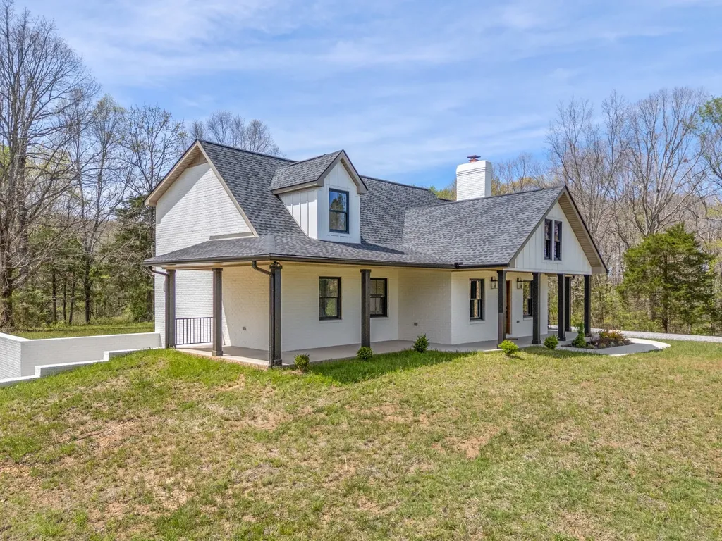 2210 Garners Creek Road Dickson TN 37055