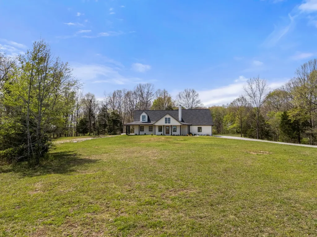 2210 Garners Creek Road Dickson TN 37055