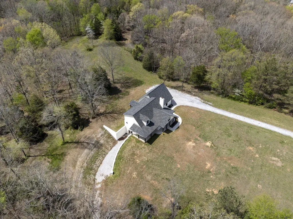 2210 Garners Creek Road Dickson TN 37055