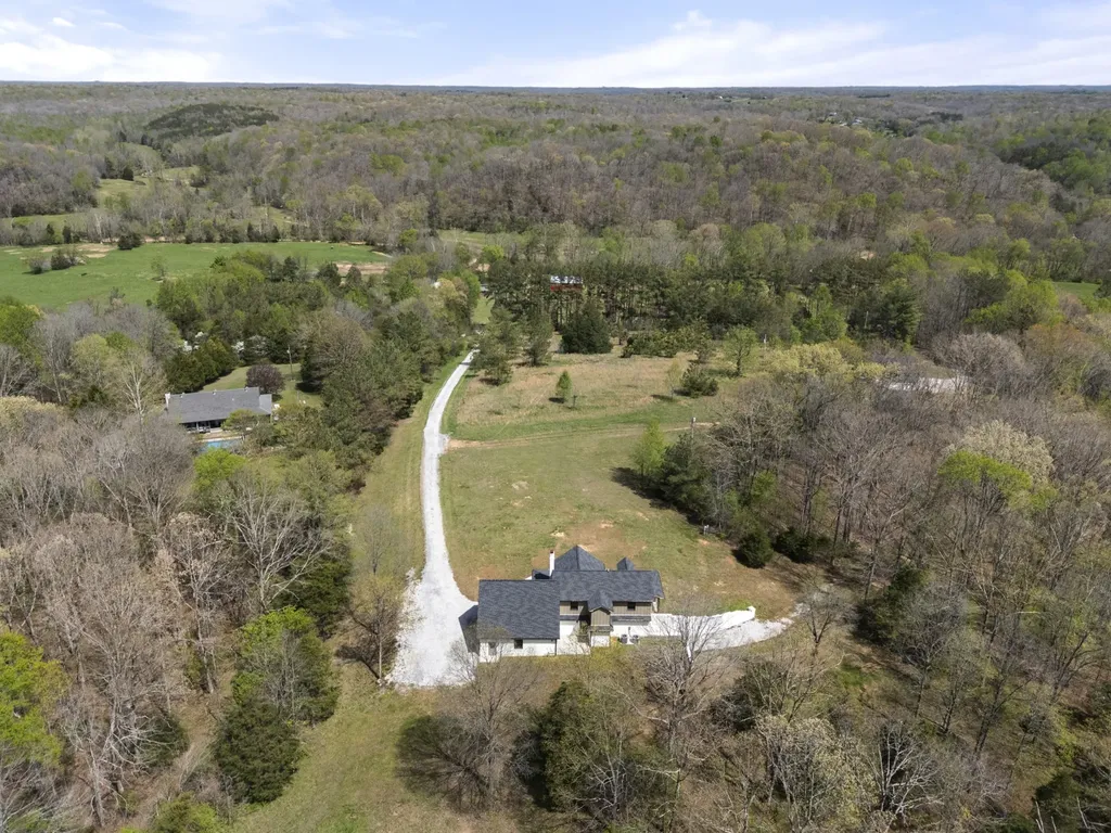 2210 Garners Creek Road Dickson TN 37055